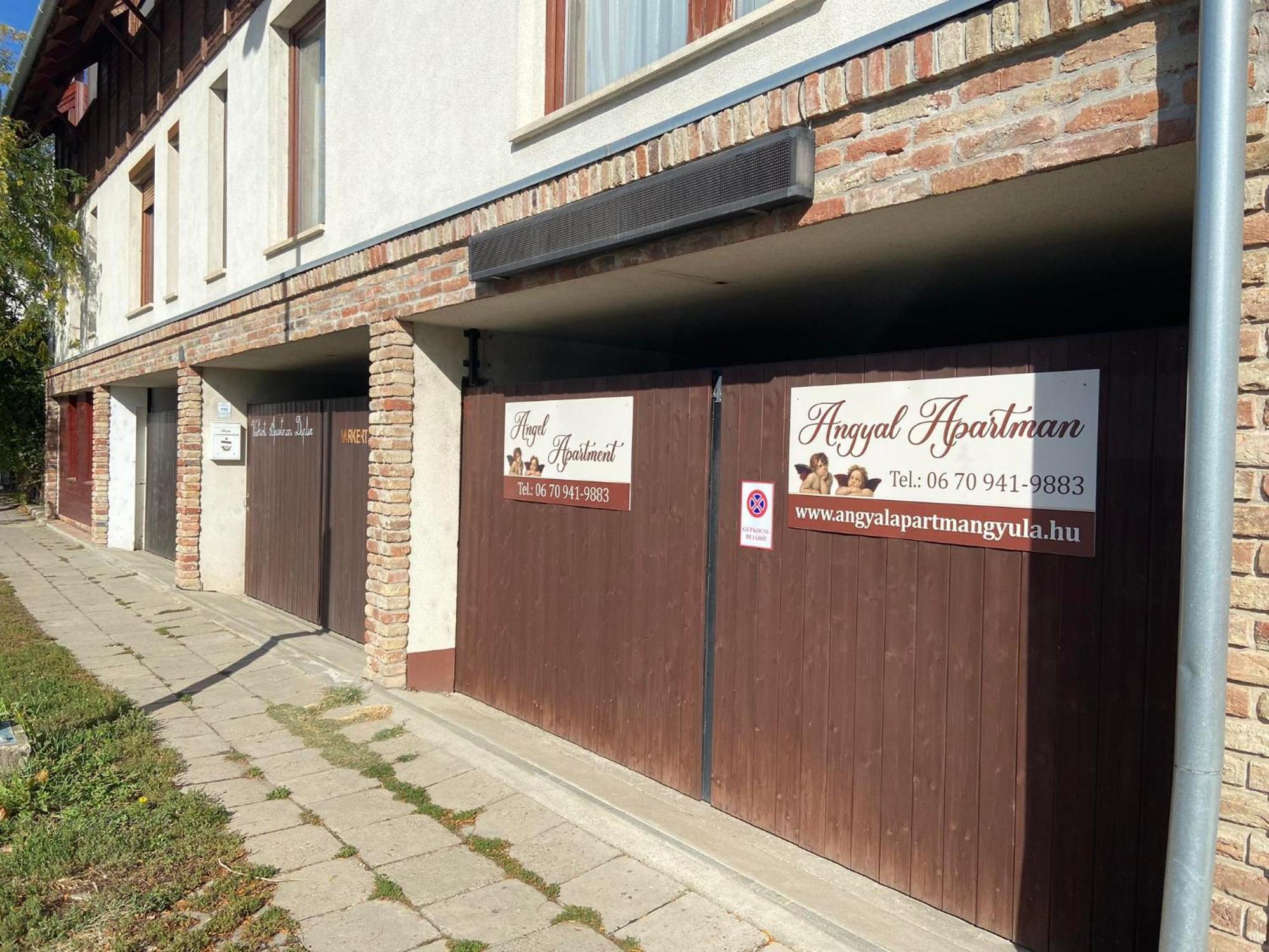 Angyal Apartman Gyula Bagian luar foto