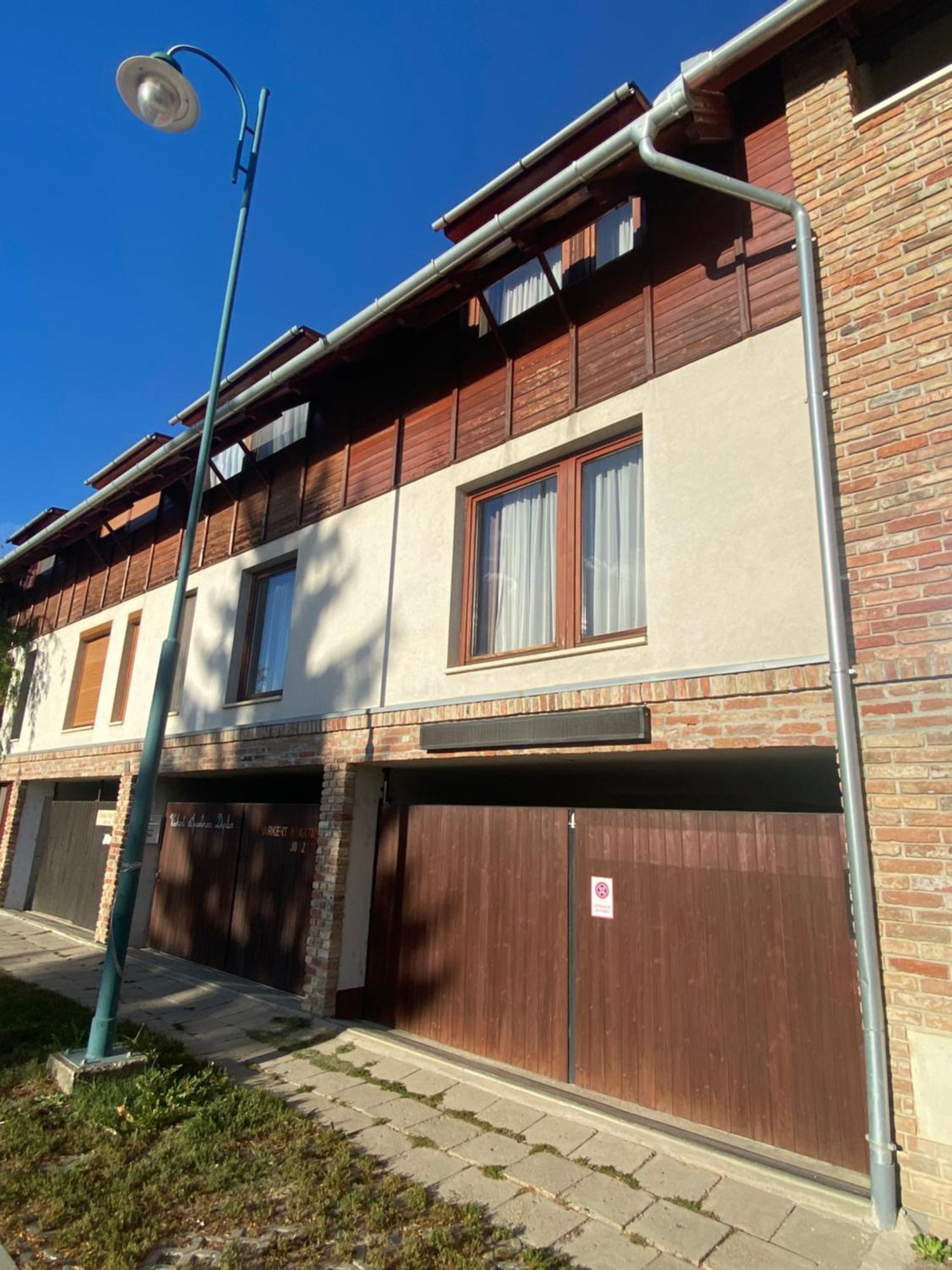 Angyal Apartman Gyula Bagian luar foto