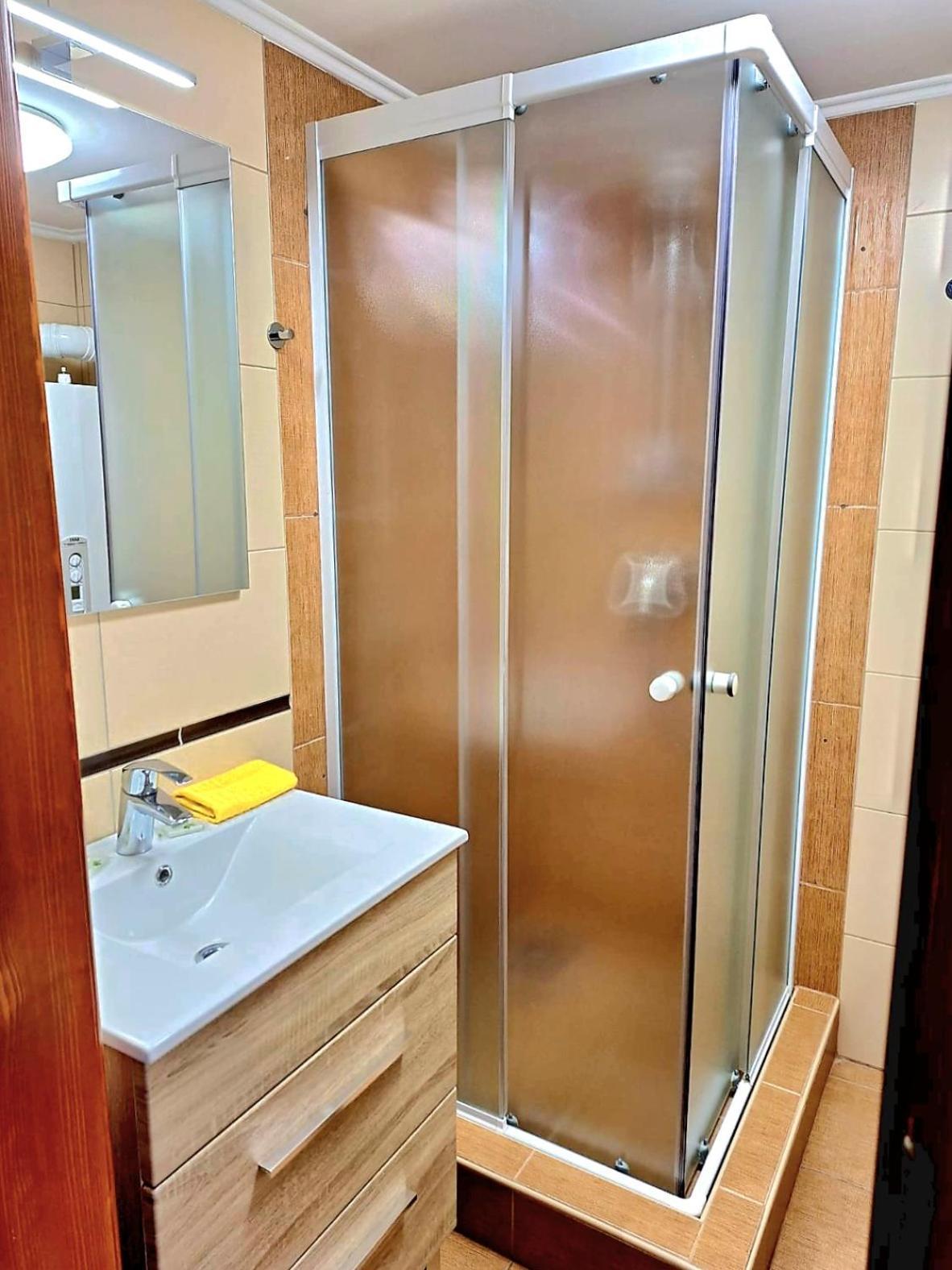 Angyal Apartman Gyula Bagian luar foto