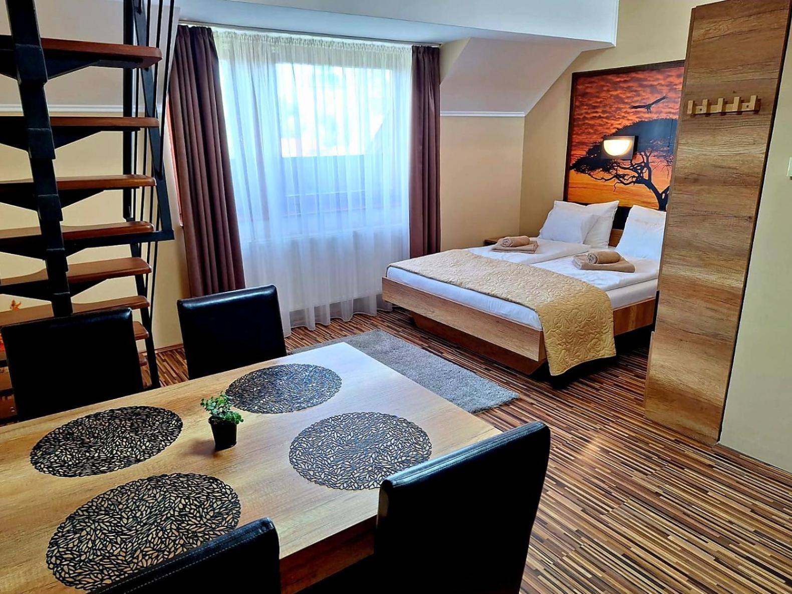 Angyal Apartman Gyula Bagian luar foto