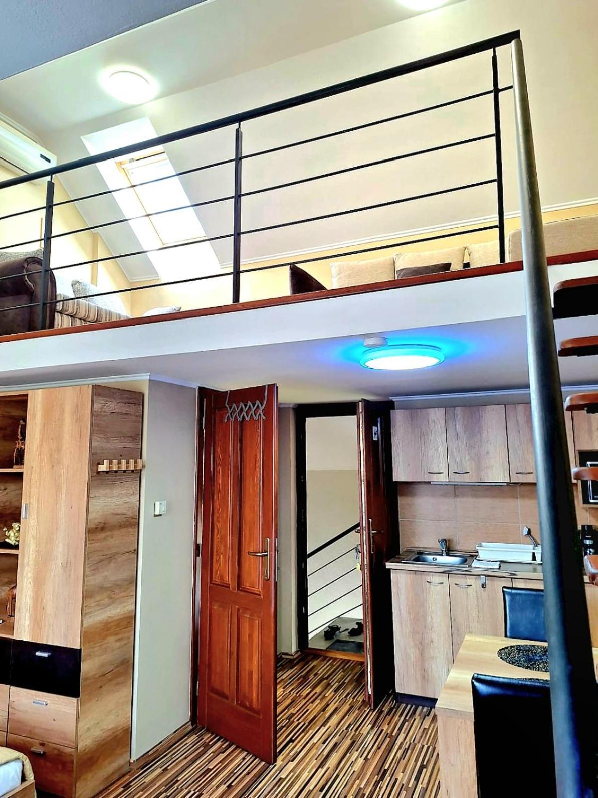Angyal Apartman Gyula Bagian luar foto