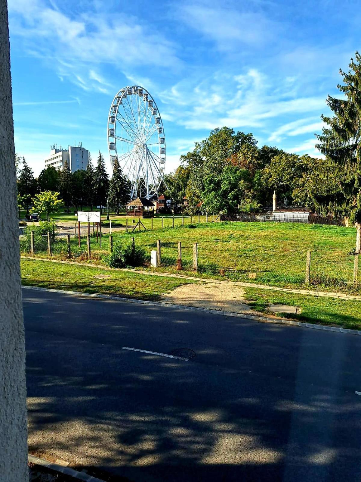 Angyal Apartman Gyula Bagian luar foto