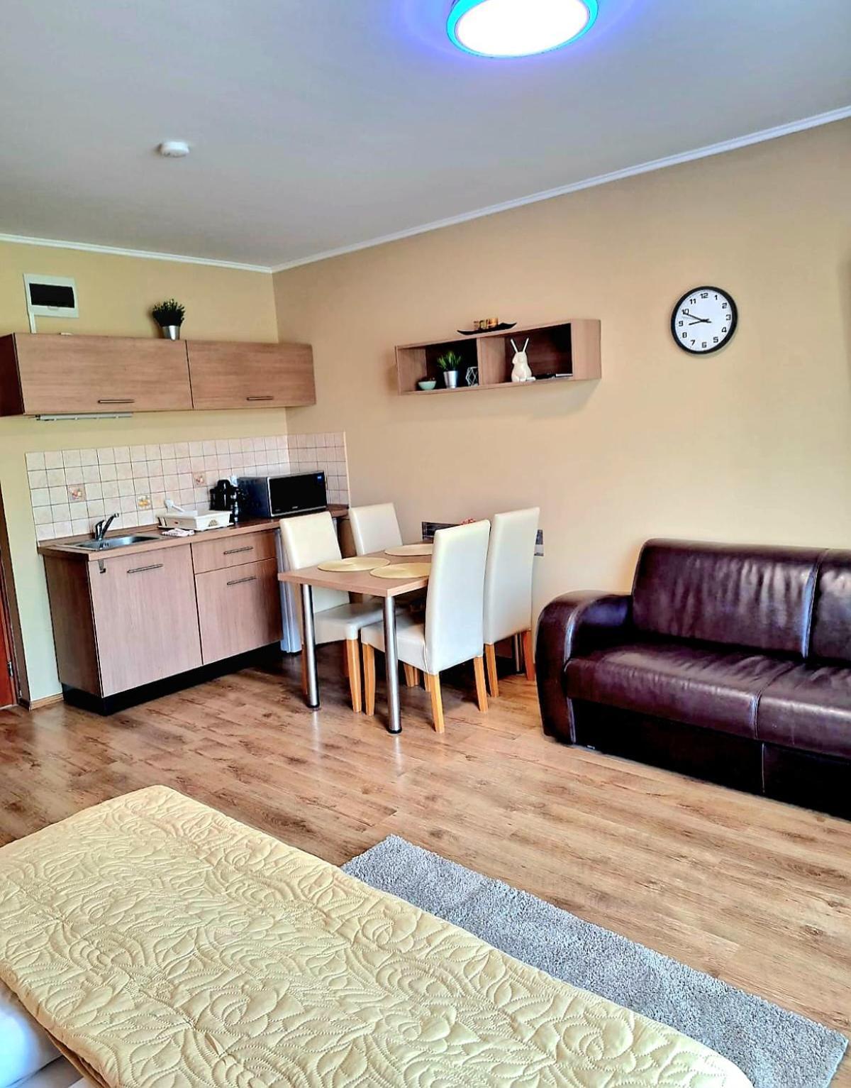 Angyal Apartman Gyula Bagian luar foto