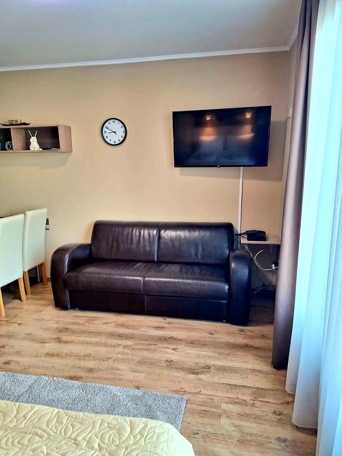 Angyal Apartman Gyula Bagian luar foto
